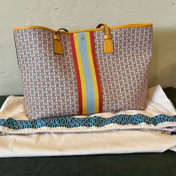 Tory Burch Large Gemini Link Tote - Picture 5 of 5